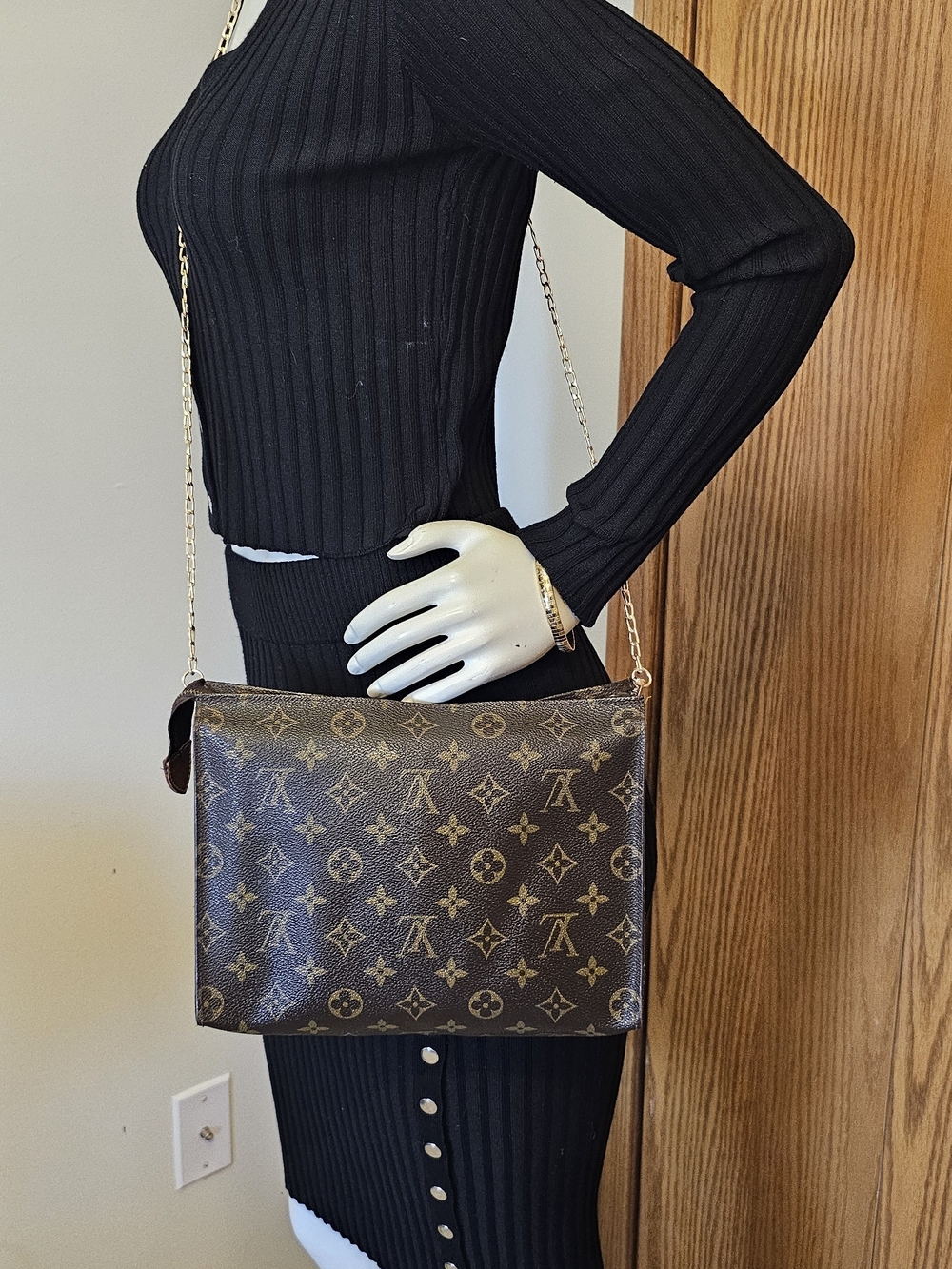 Louis Vuitton Monogram Toiletry Pouch 26 With COA - Picture 14 of 16